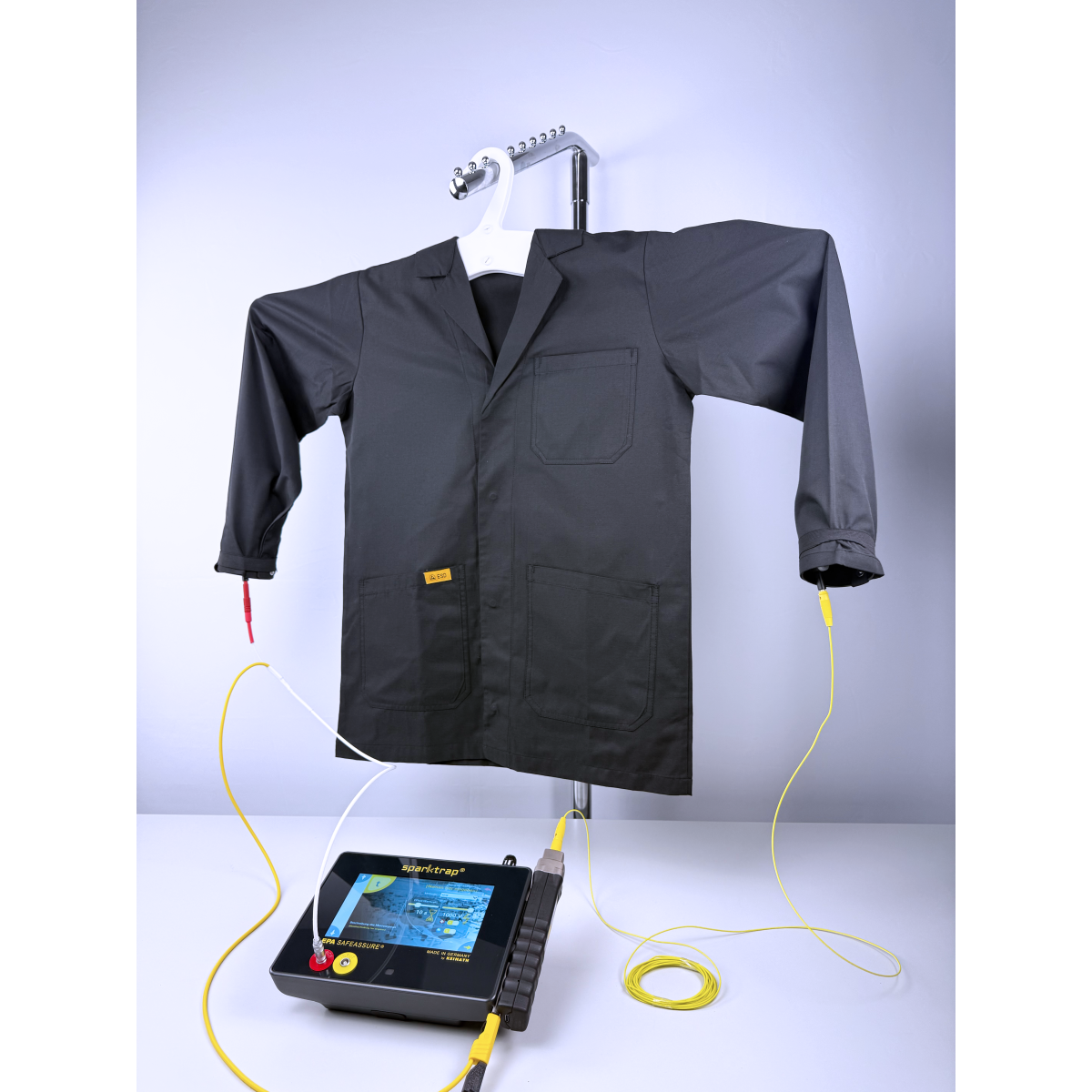 Electrostatic discharge measuring device